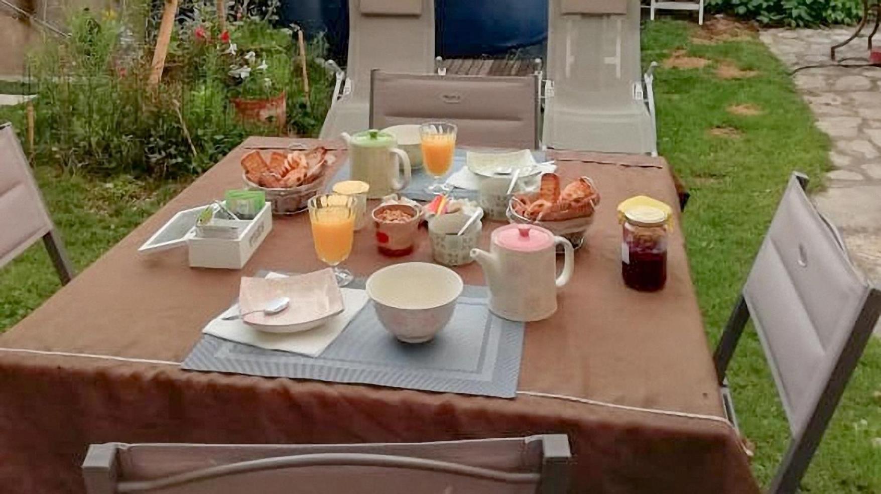 Bed and Breakfast Chez Nathalie Et Etienne Saillans  Esterno foto